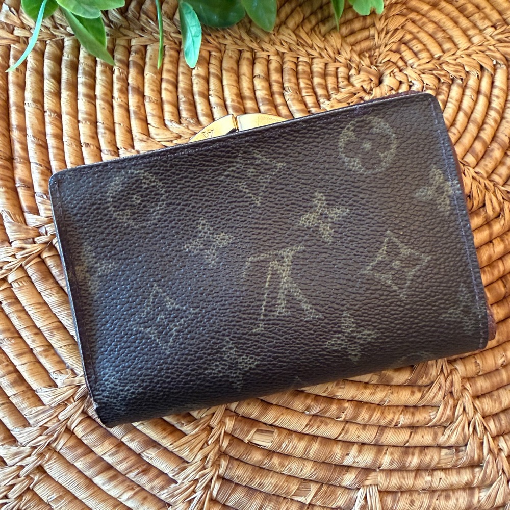Louis Vuitton Dark Brown Monogram Wallet with Kisslock - Picture 13 of 17